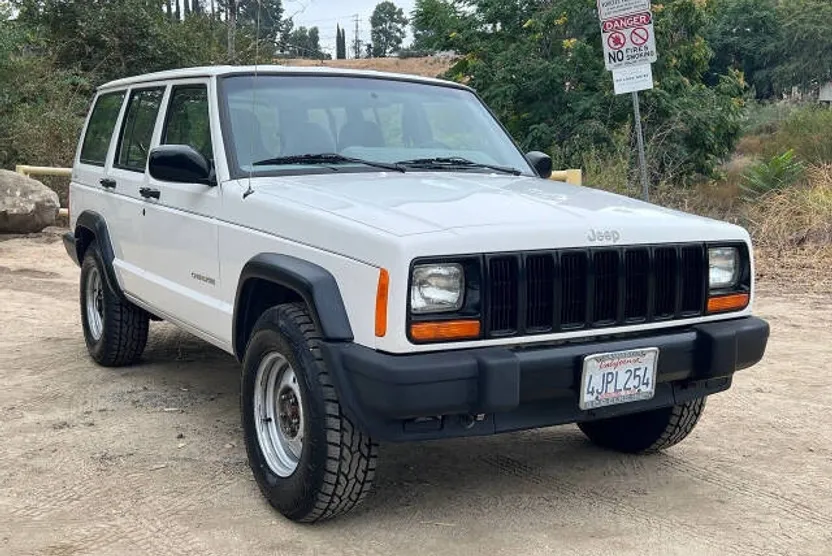 2000 Jeep Cherokee SE photo 1