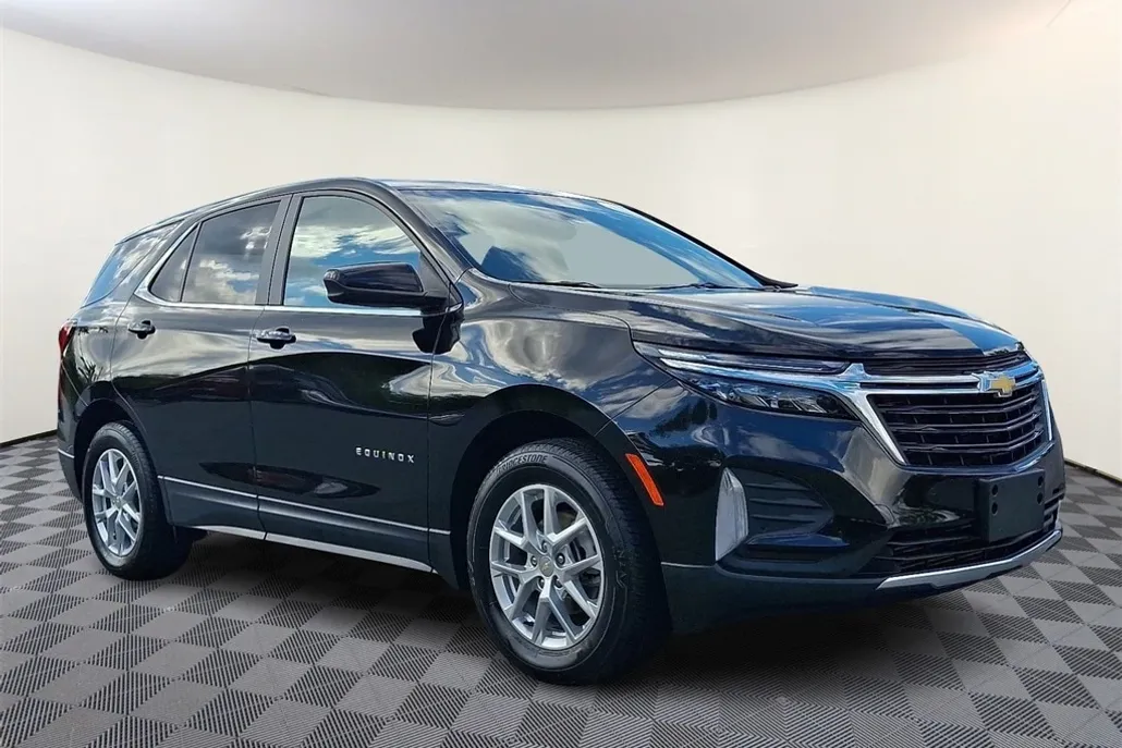 2022 Chevrolet Equinox LT photo 1