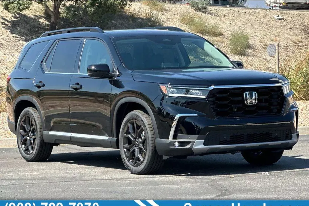 2025 Honda Pilot Touring photo 1