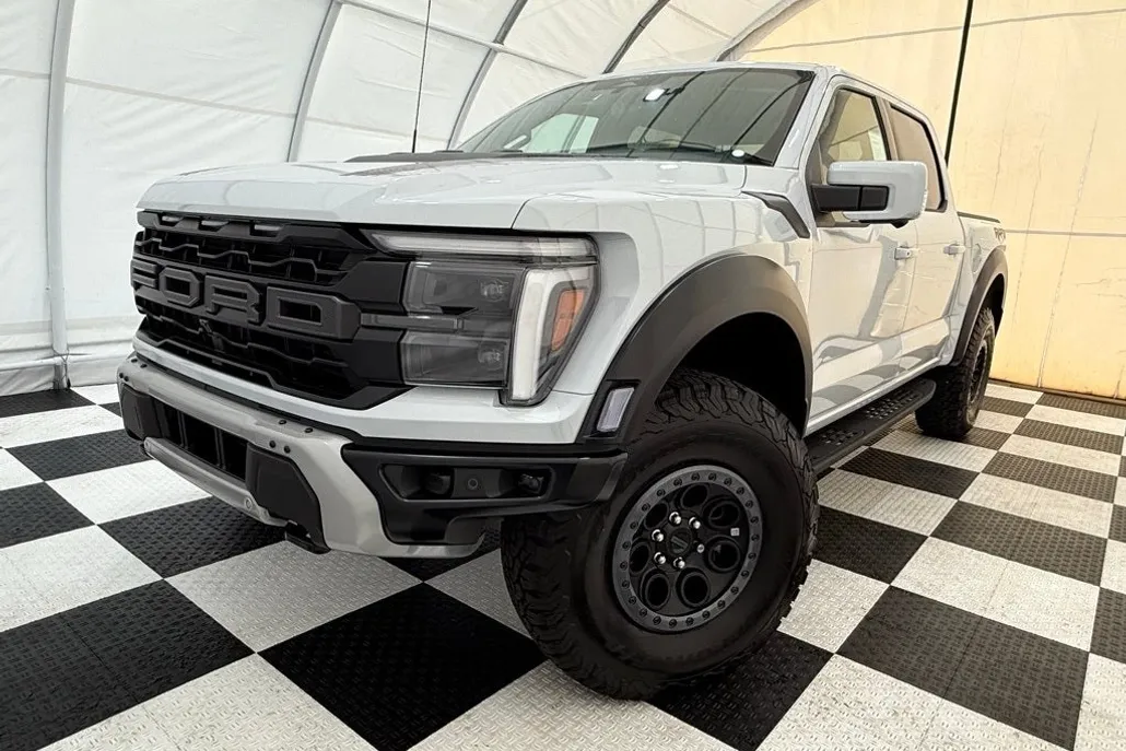 2025 Ford F-150 Raptor photo 1