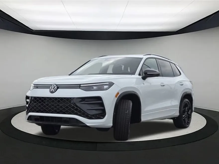 2025 Volkswagen Tiguan SE R-Line Black photo 1