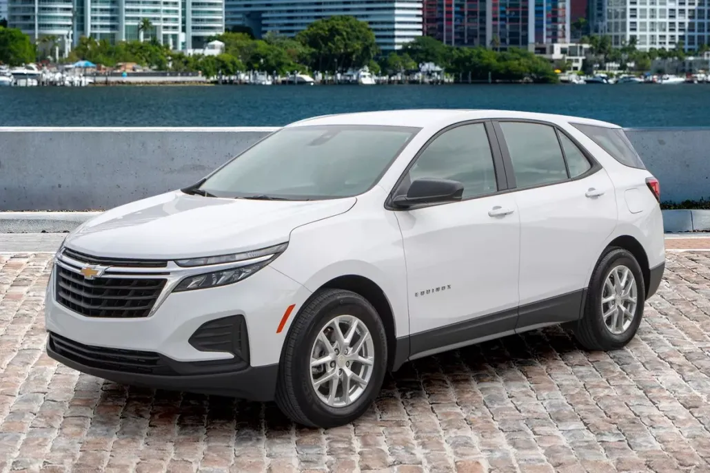 2023 Chevrolet Equinox LS photo 1