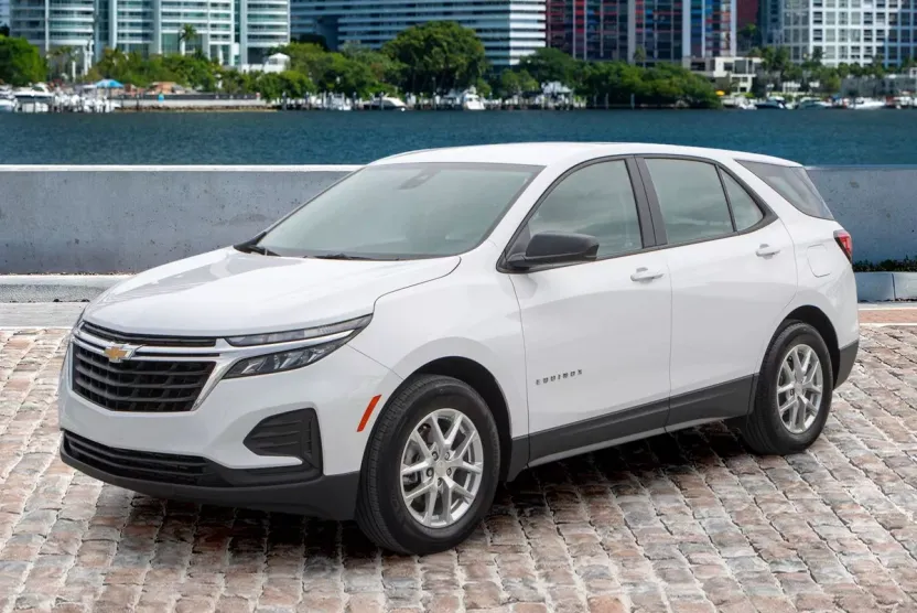 2023 Chevrolet Equinox LS photo 1