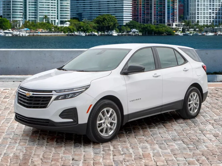 2023 Chevrolet Equinox LS photo 1