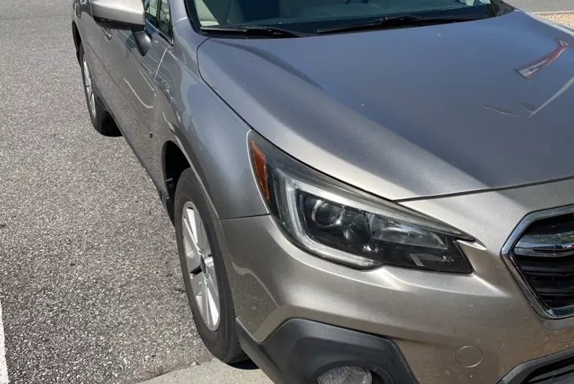 2018 Subaru Outback 2.5i Premium photo 1