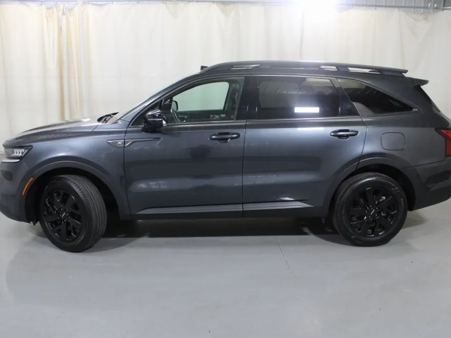 2022 Kia Sorento S photo 1