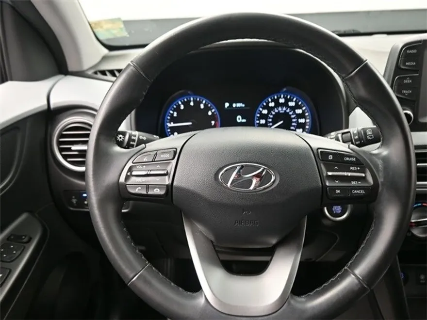 2021 Hyundai Kona SEL photo 1