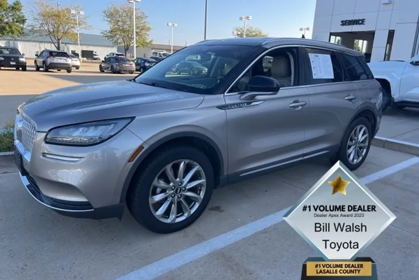 2021 Lincoln Corsair Standard photo 1