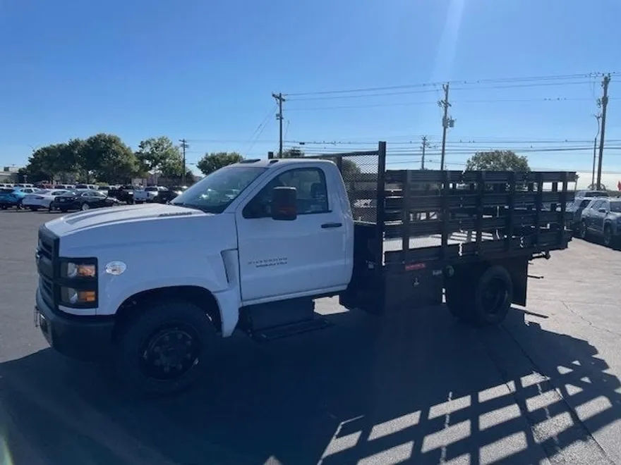 2023 Chevrolet Silverado 5500HD Work Truck photo 1