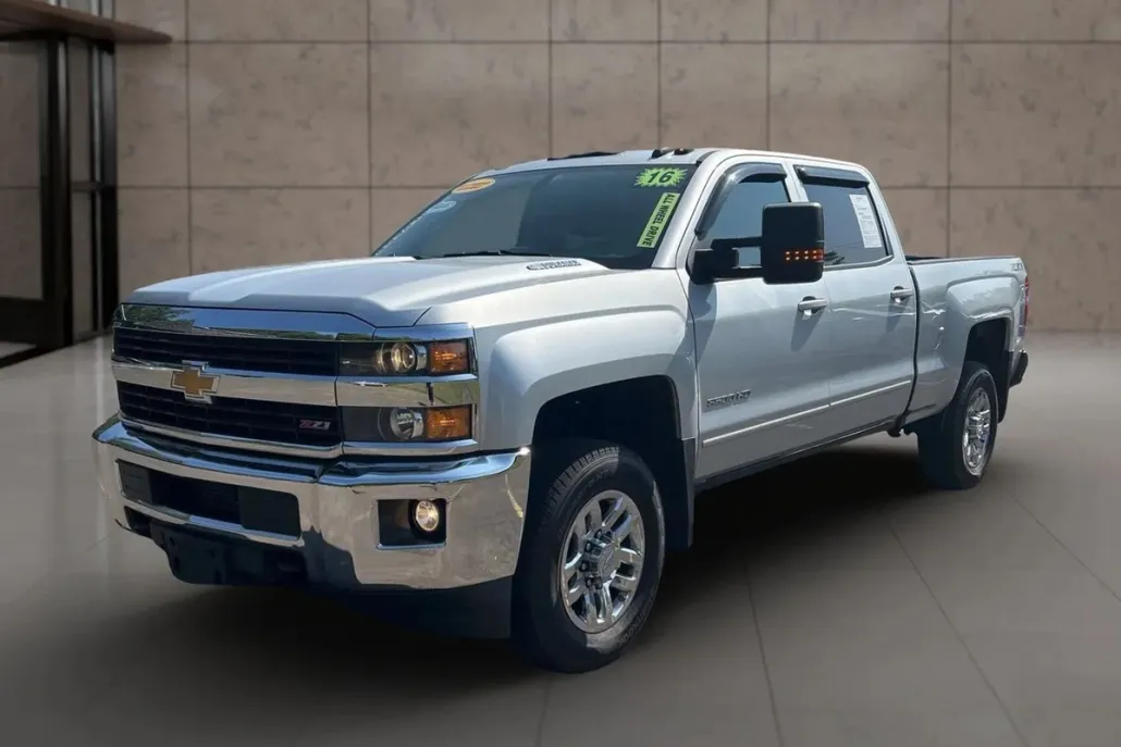 2016 Chevrolet Silverado 3500HD LT photo 1