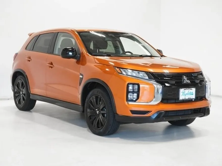 2022 Mitsubishi Outlander Sport LE photo 1