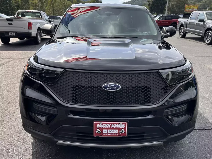 2025 Ford Explorer photo 1