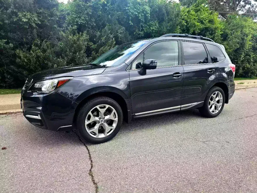 2018 Subaru Forester Touring photo 1