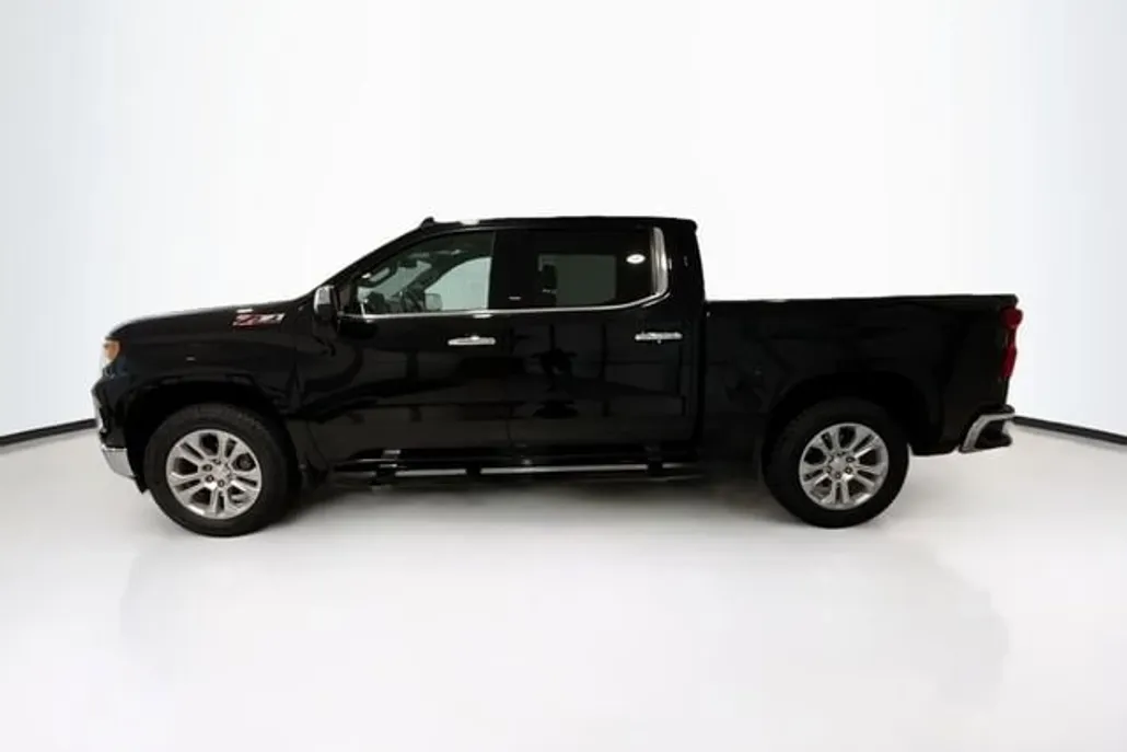 2022 Chevrolet Silverado 1500 LTZ photo 1