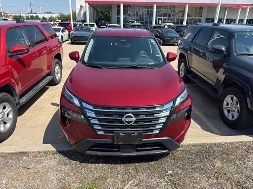2024 Nissan Rogue SV photo 1
