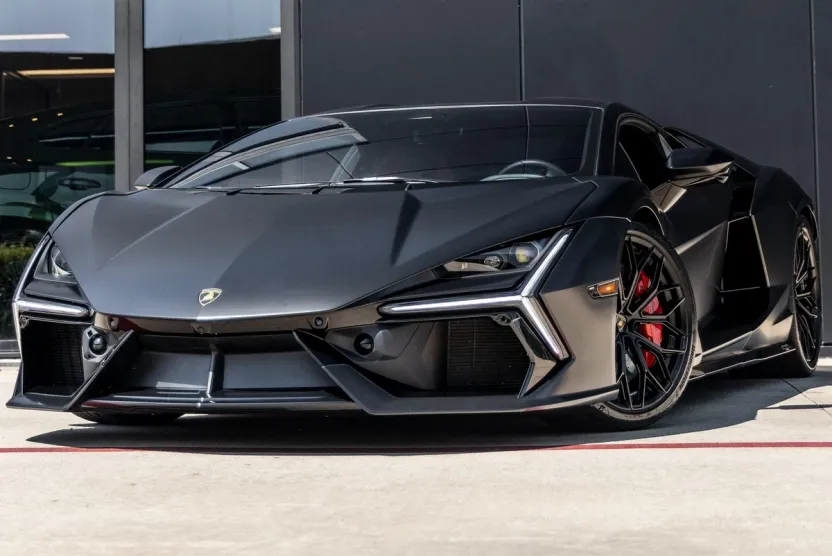 2024 Lamborghini Revuelto photo 1