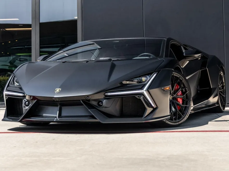 2024 Lamborghini Revuelto photo 1