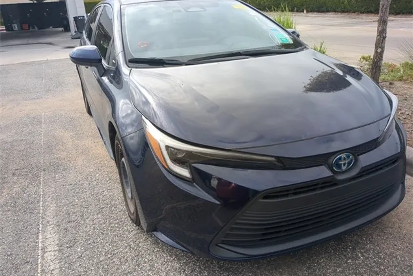 2023 Toyota Corolla Hybrid LE photo 1