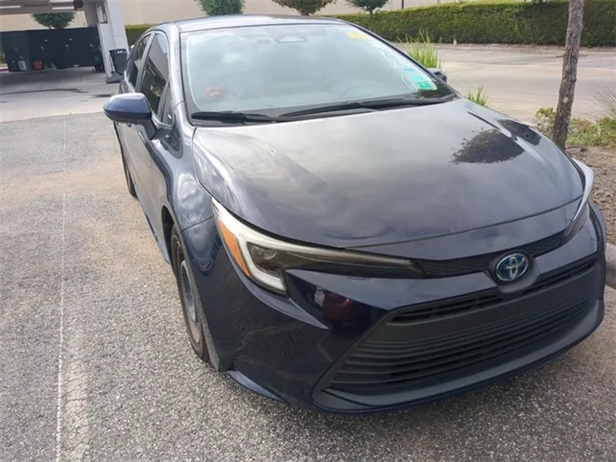 2023 Toyota Corolla Hybrid LE photo 1