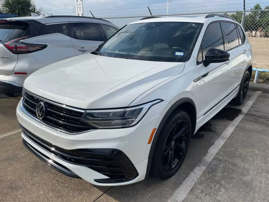 2023 Volkswagen Tiguan SE R-Line Black photo 1