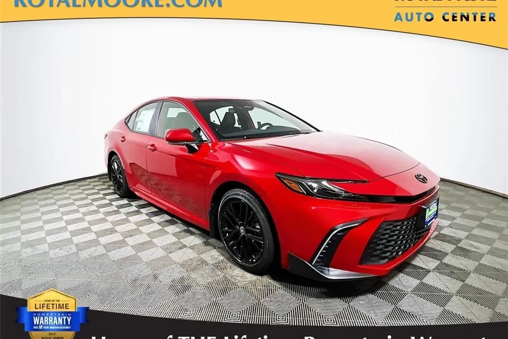 2026 Toyota Camry SE photo 1