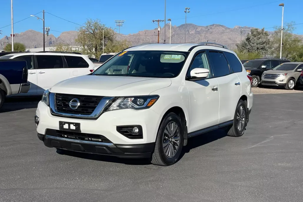 2018 Nissan Pathfinder SV photo 1