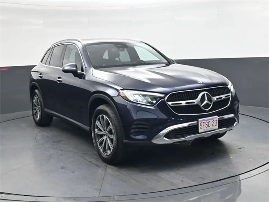 2024 Mercedes Benz GLC 300 photo 1