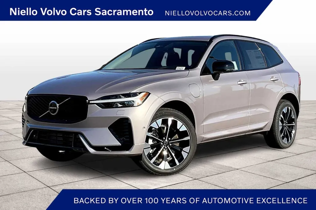 2026 Volvo XC60 T8 Plus photo 1