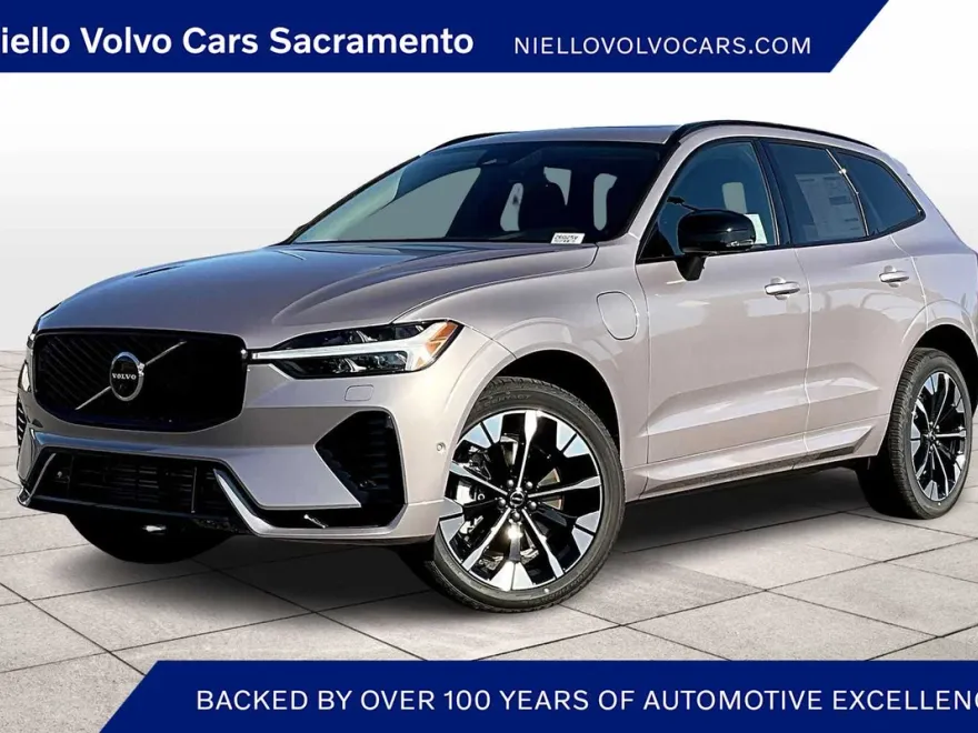 2026 Volvo XC60 T8 Plus photo 1