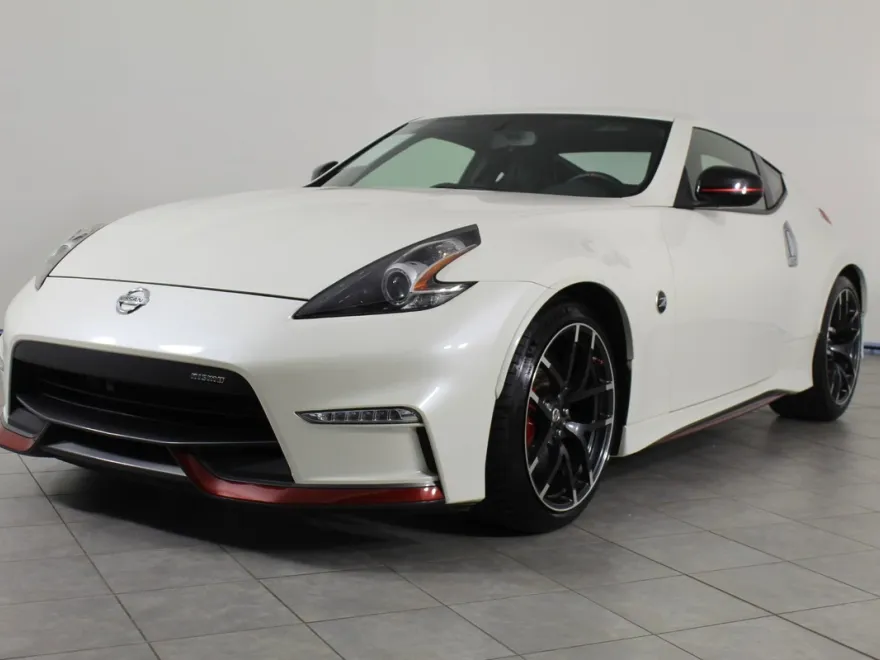 2015 Nissan 370Z Nismo photo 1