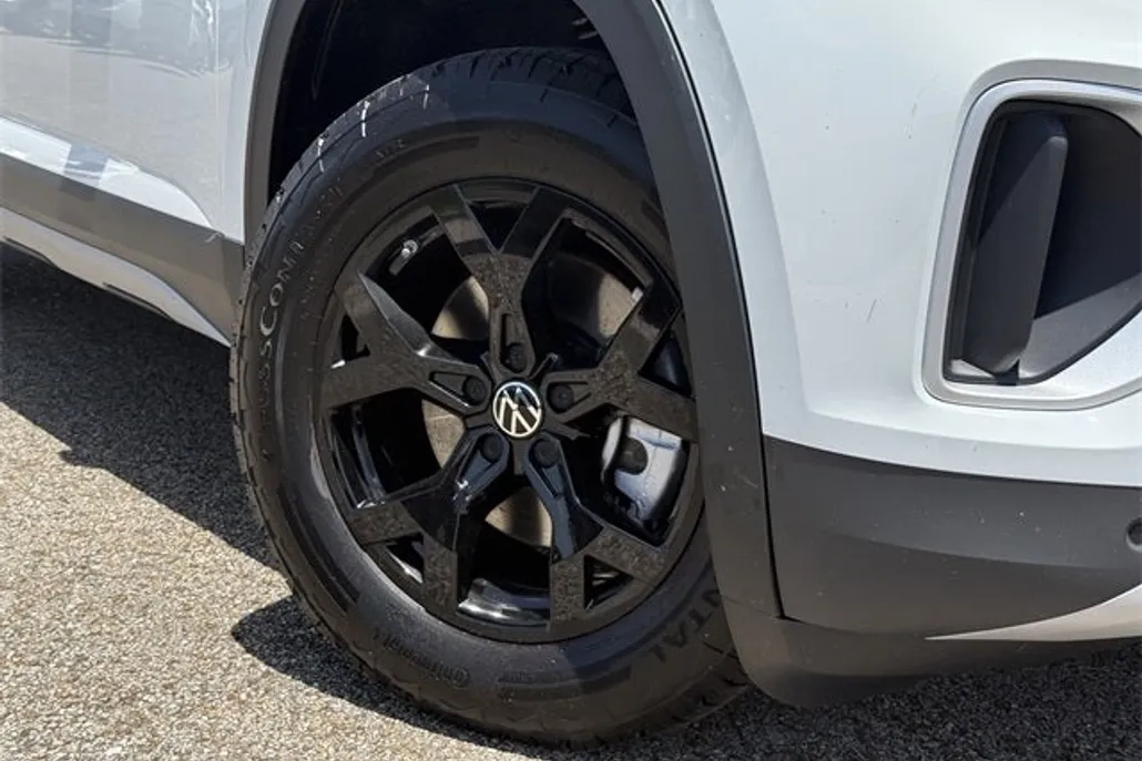 2025 Volkswagen Atlas Peak Edition SE photo 1
