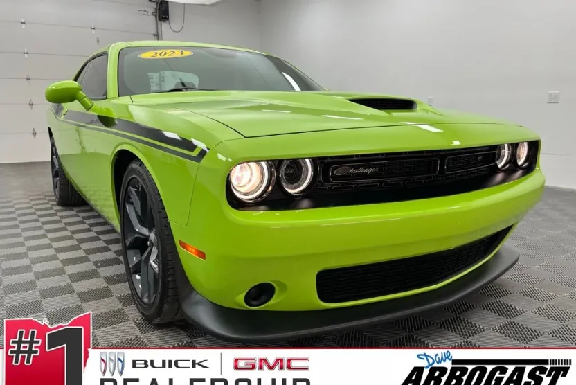 2023 Dodge Challenger GT photo 1
