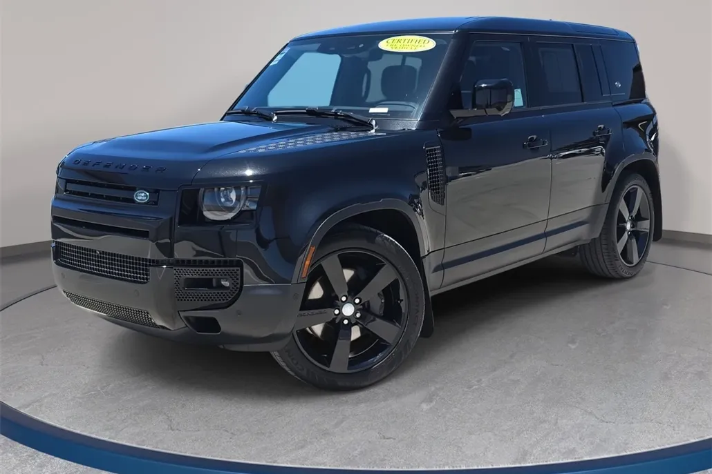 2024 Land Rover Defender 110 SE photo 1
