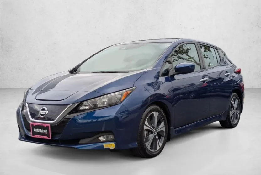 2022 Nissan Leaf SV photo 1