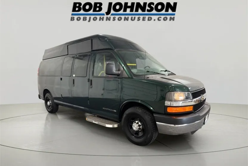 2013 Chevrolet Express 3500 LT Passenger photo 1