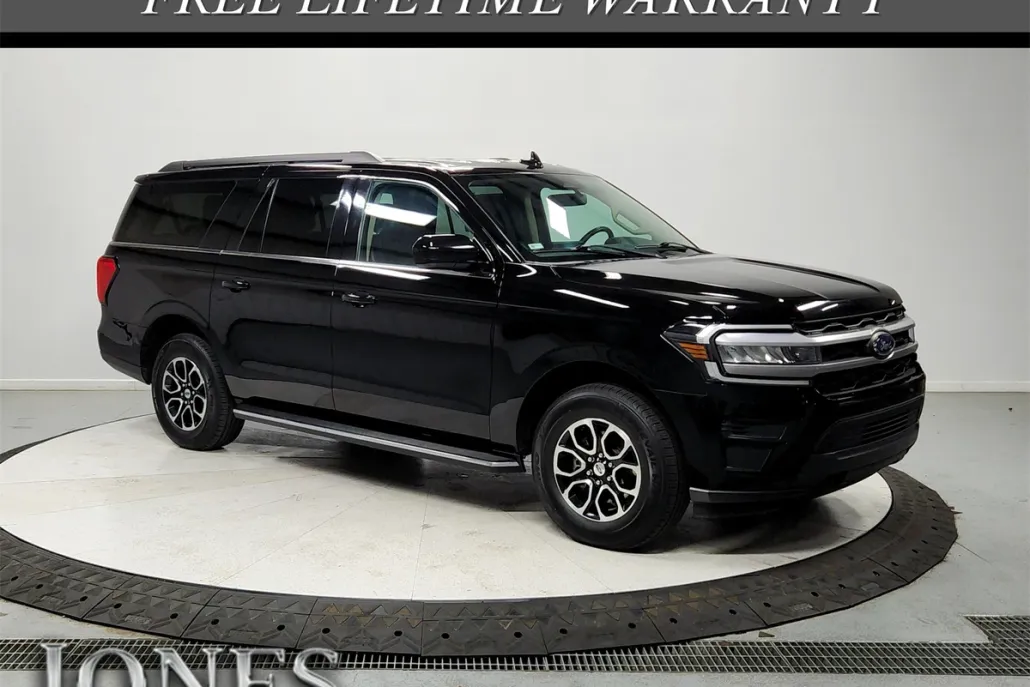 2023 Ford Expedition MAX XLT photo 1