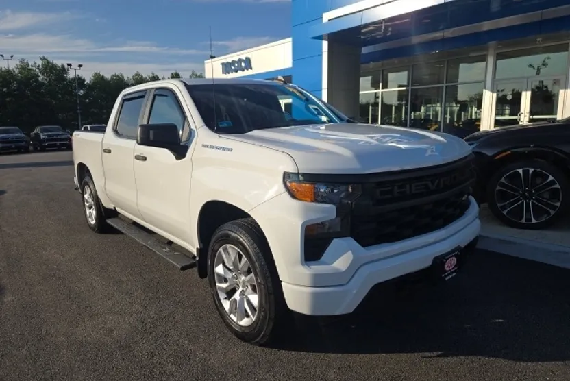 2022 Chevrolet Silverado 1500 Custom photo 1
