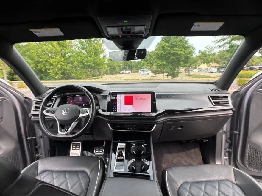2024 Volkswagen Atlas Cross Sport SEL Premium R-Line photo 1