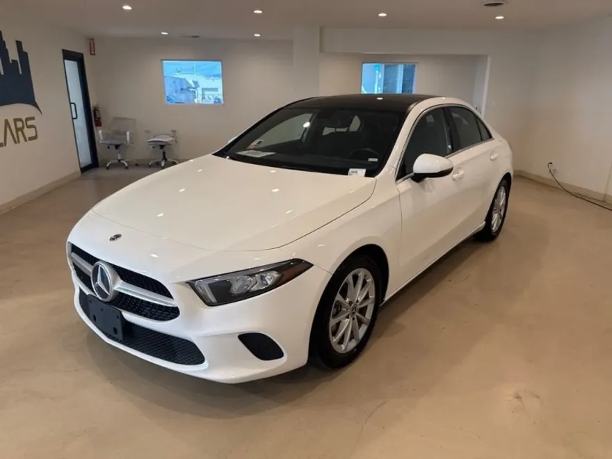 2021 Mercedes Benz A 220 photo 1