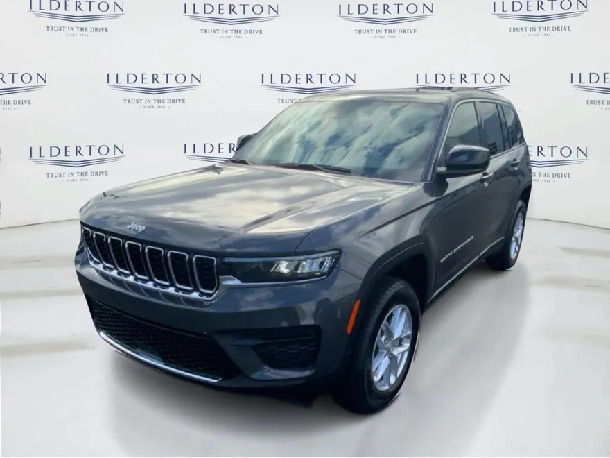 2025 Jeep Grand Cherokee Laredo photo 1
