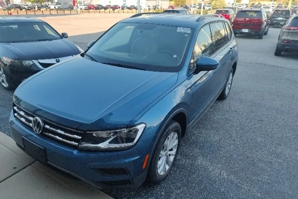 2020 Volkswagen Tiguan S photo 1