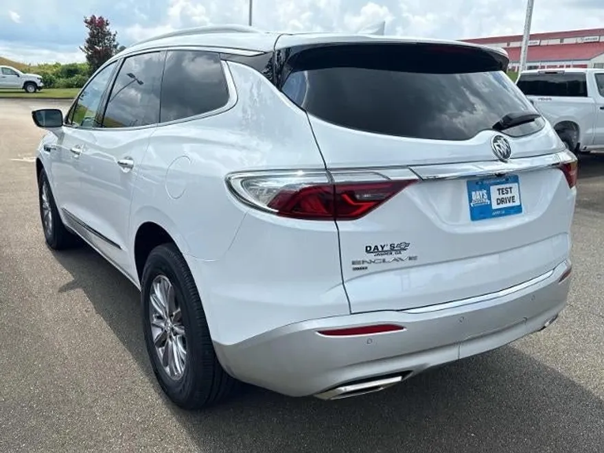 2023 Buick Enclave Essence photo 1