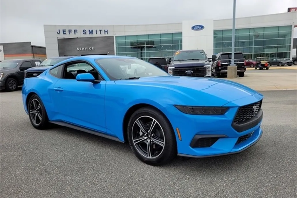 2025 Ford Mustang EcoBoost photo 1