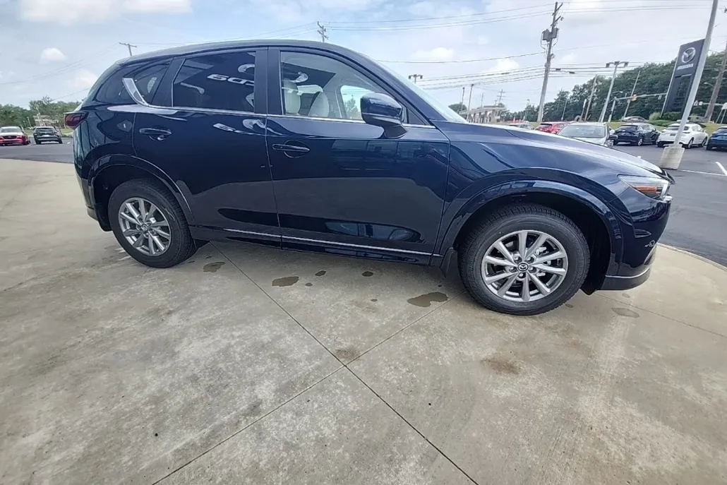 2025 Mazda CX-5 2.5 S Preferred photo 1