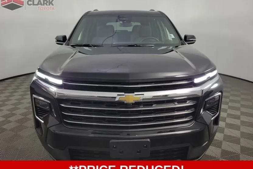 2025 Chevrolet Traverse photo 1