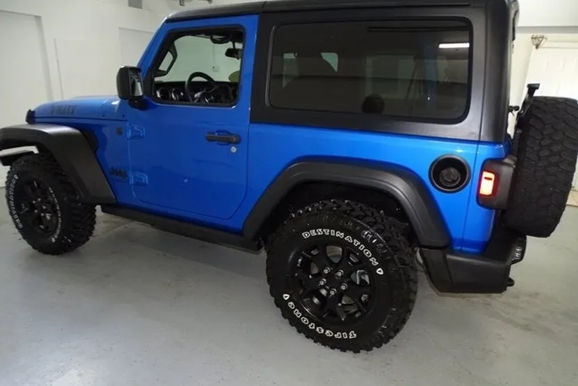 2023 Jeep Wrangler Willys photo 1