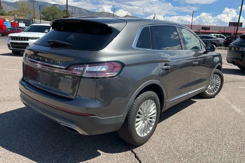2019 Lincoln Nautilus Standard photo 1