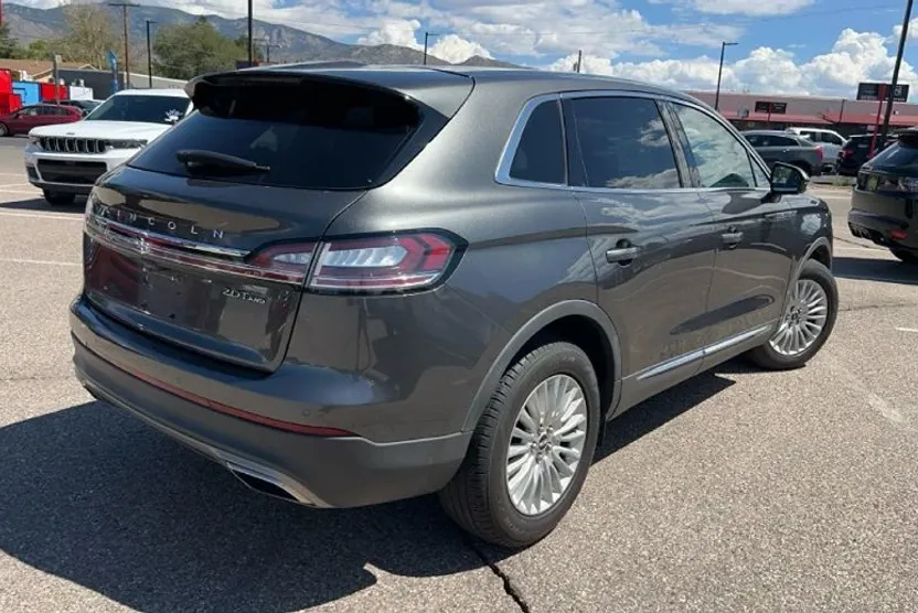 2019 Lincoln Nautilus Standard photo 1