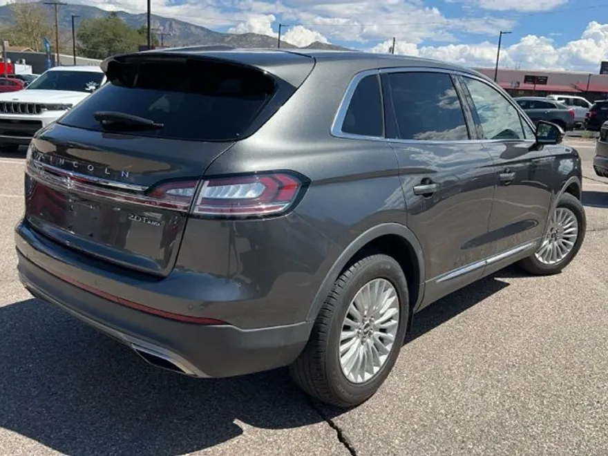 2019 Lincoln Nautilus Standard photo 1