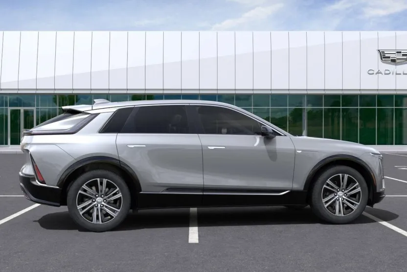 2025 Cadillac Lyriq Luxury photo 1